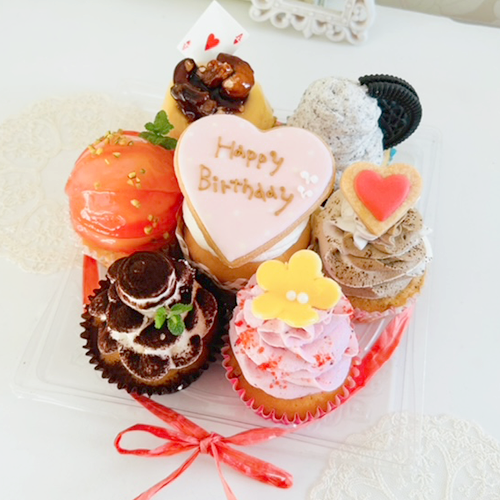 LIRY CUPCAKE.で提供しているバースデー用のアレンジ商品